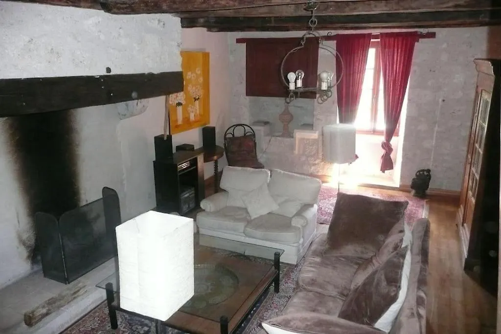 Holiday home Maison De Charme Avec Terrain Et Piscine Privee Montaigu-de-Quercy