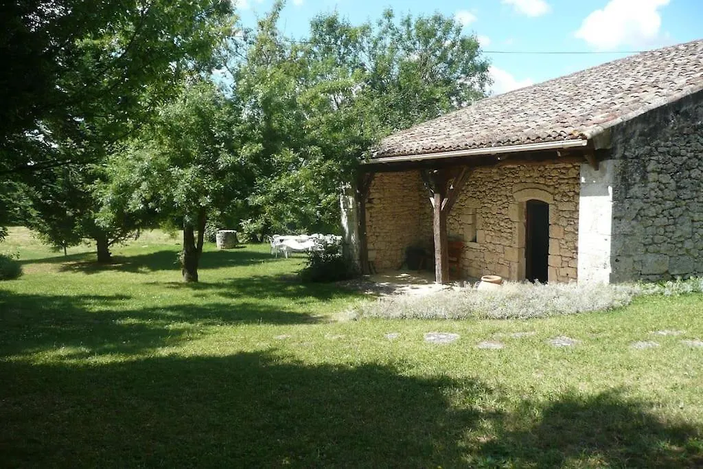 Maison De Charme Avec Terrain Et Piscine Privee Montaigu-de-Quercy 0*,