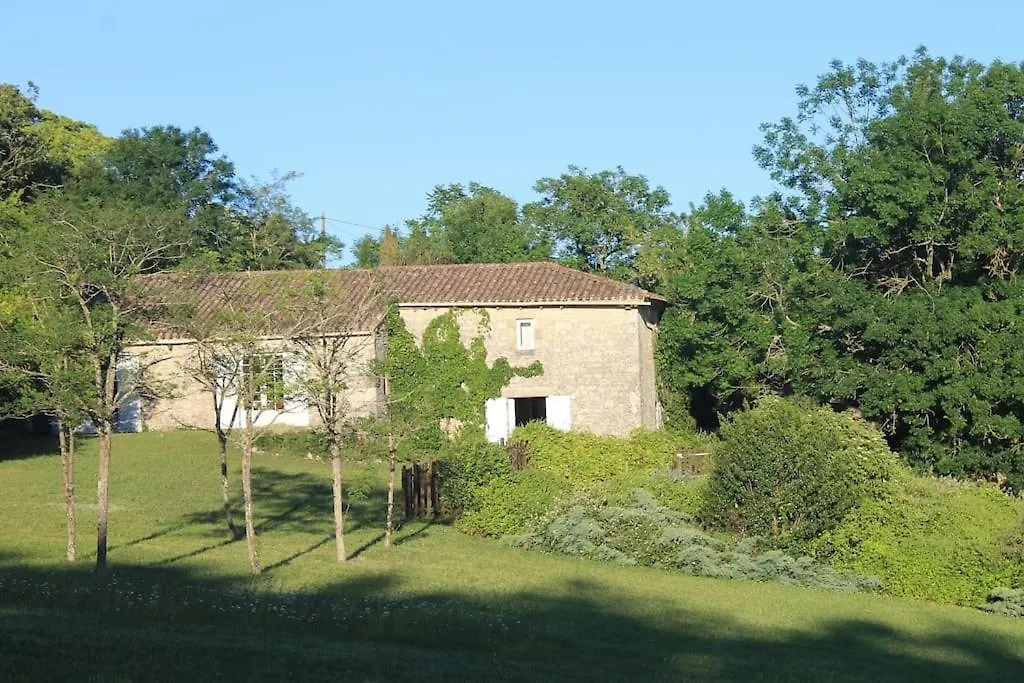 Holiday home Maison De Charme Avec Terrain Et Piscine Privee Montaigu-de-Quercy